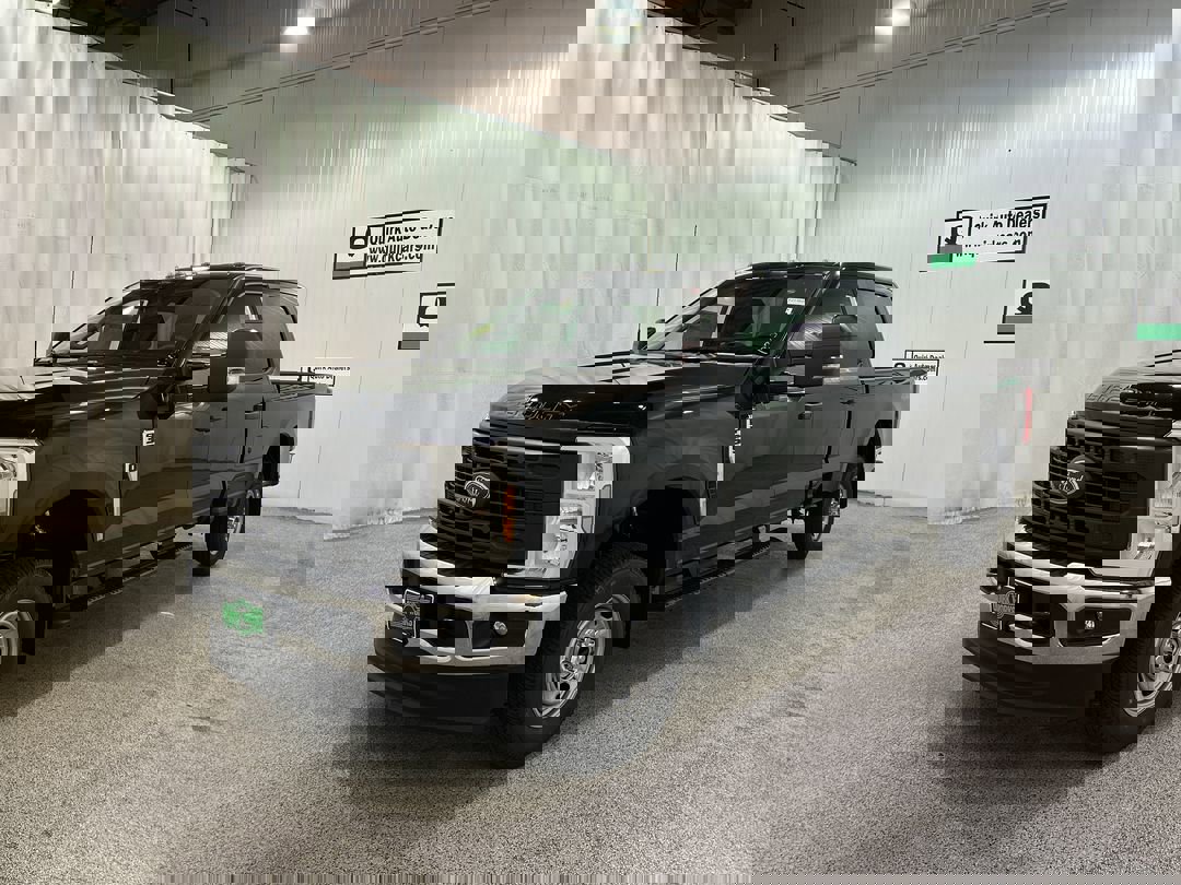 2026 Ford F-350 XL photo 4