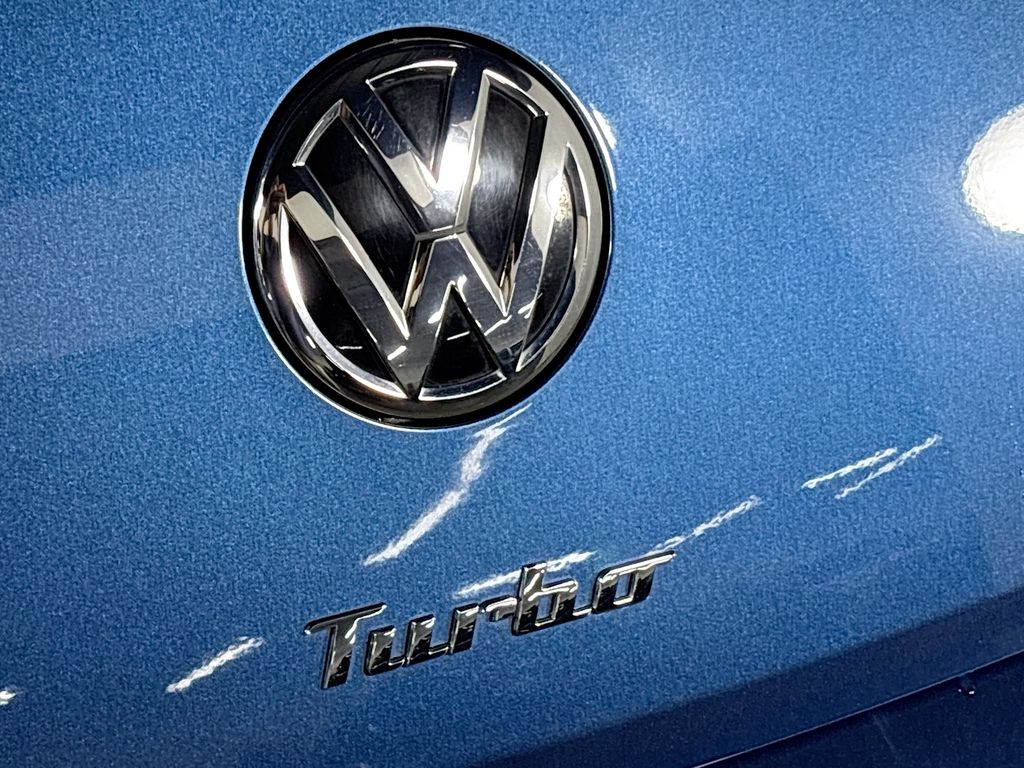 2018 Volkswagen Beetle S photo 21