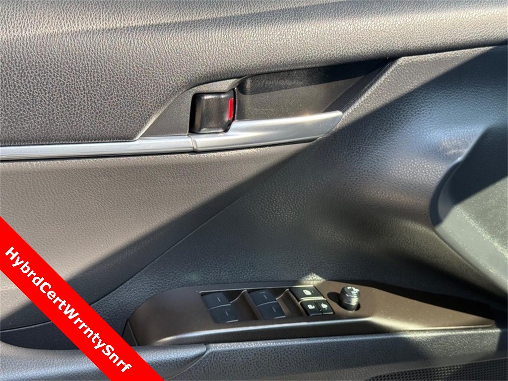 2024 Toyota Camry Hybrid SE photo 17