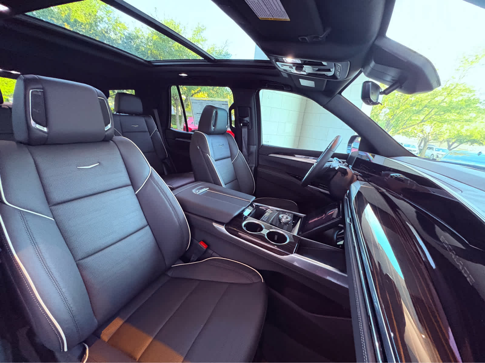 2025 Cadillac Escalade Premium Luxury photo 15