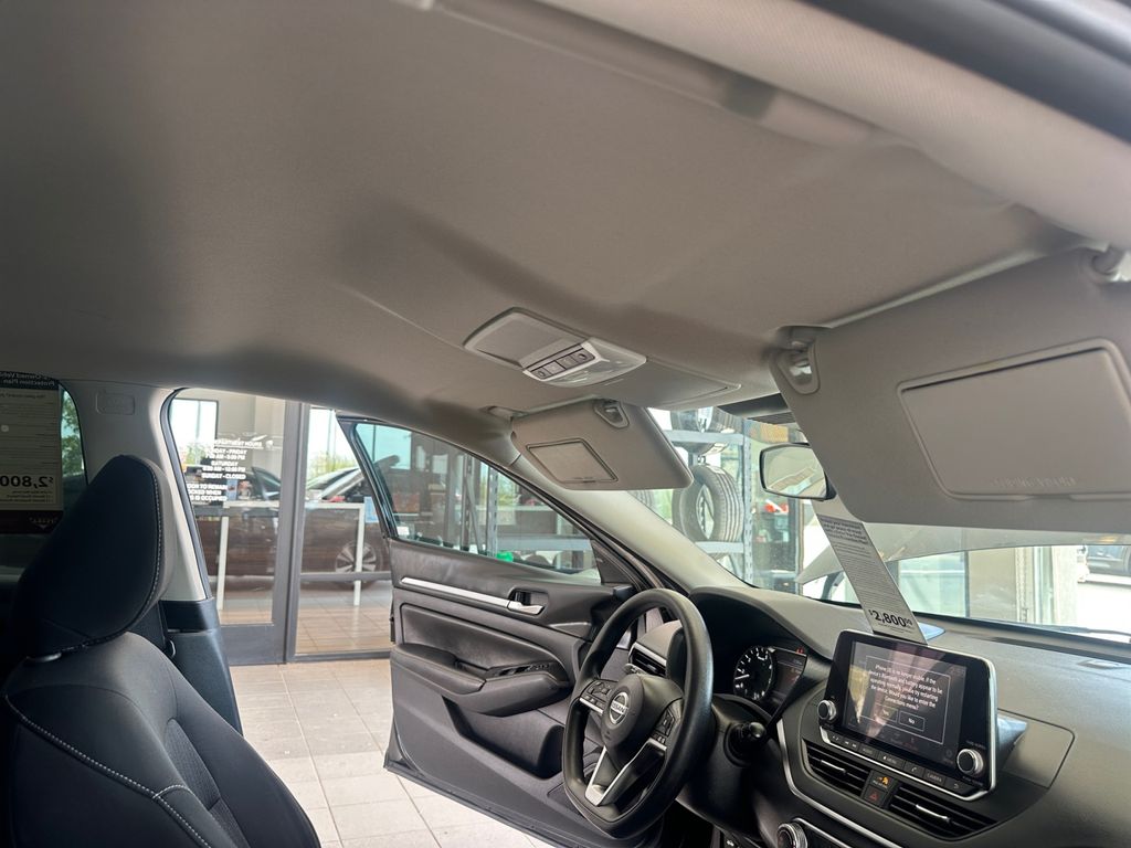 2022 Nissan Altima 2.5 SV photo 23