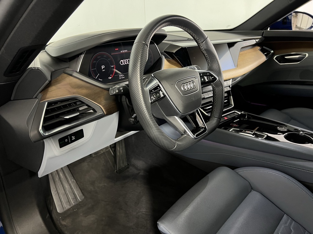 2024 Audi e-tron GT Premium Plus photo 19