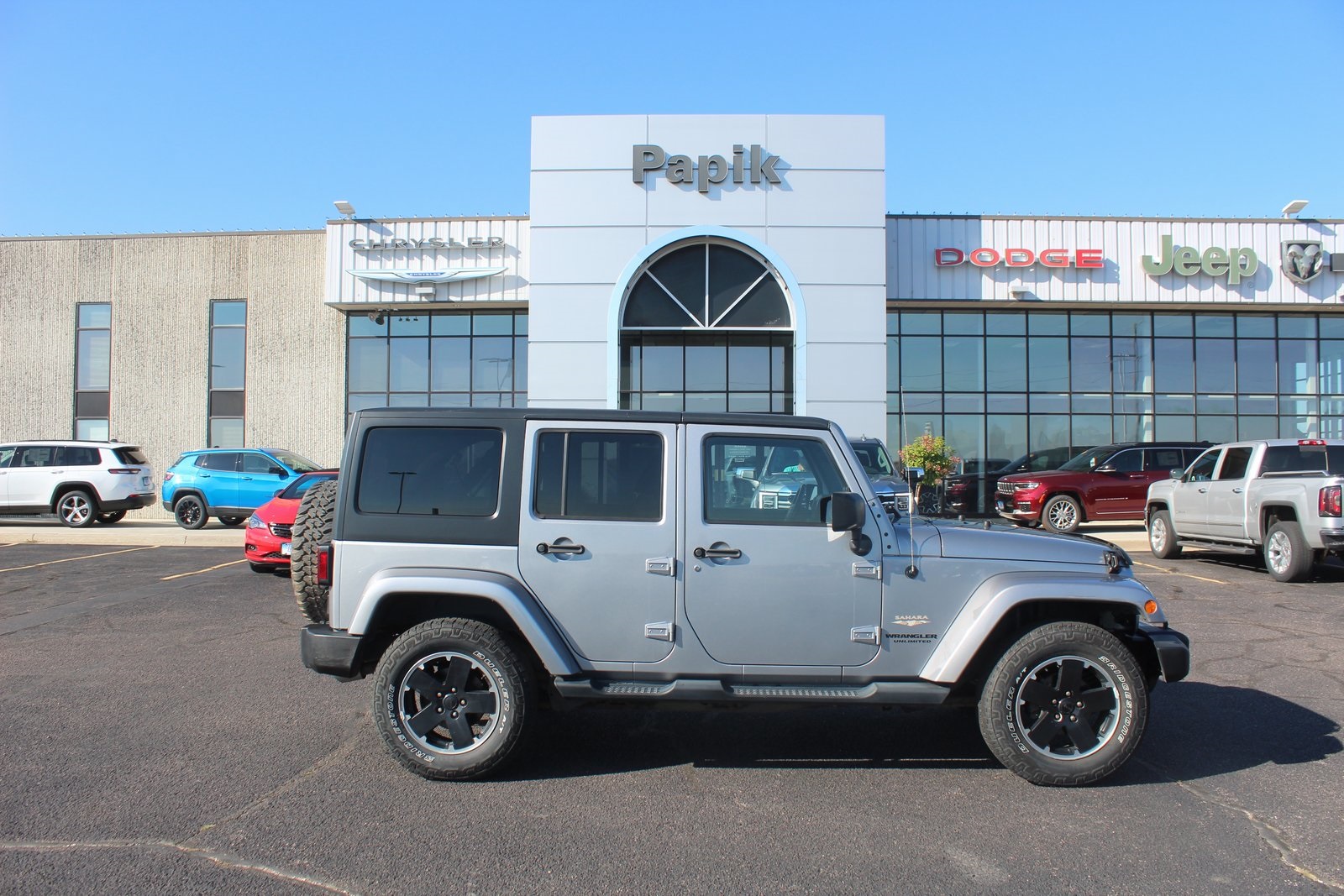 2014 Jeep Wrangler Unlimited Sahara's photo