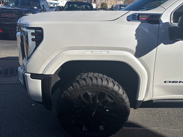 2024 Gmc Sierra 2500 HD Denali photo 2