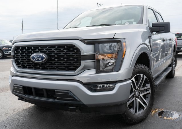 2023 Ford F-150 XL's photo