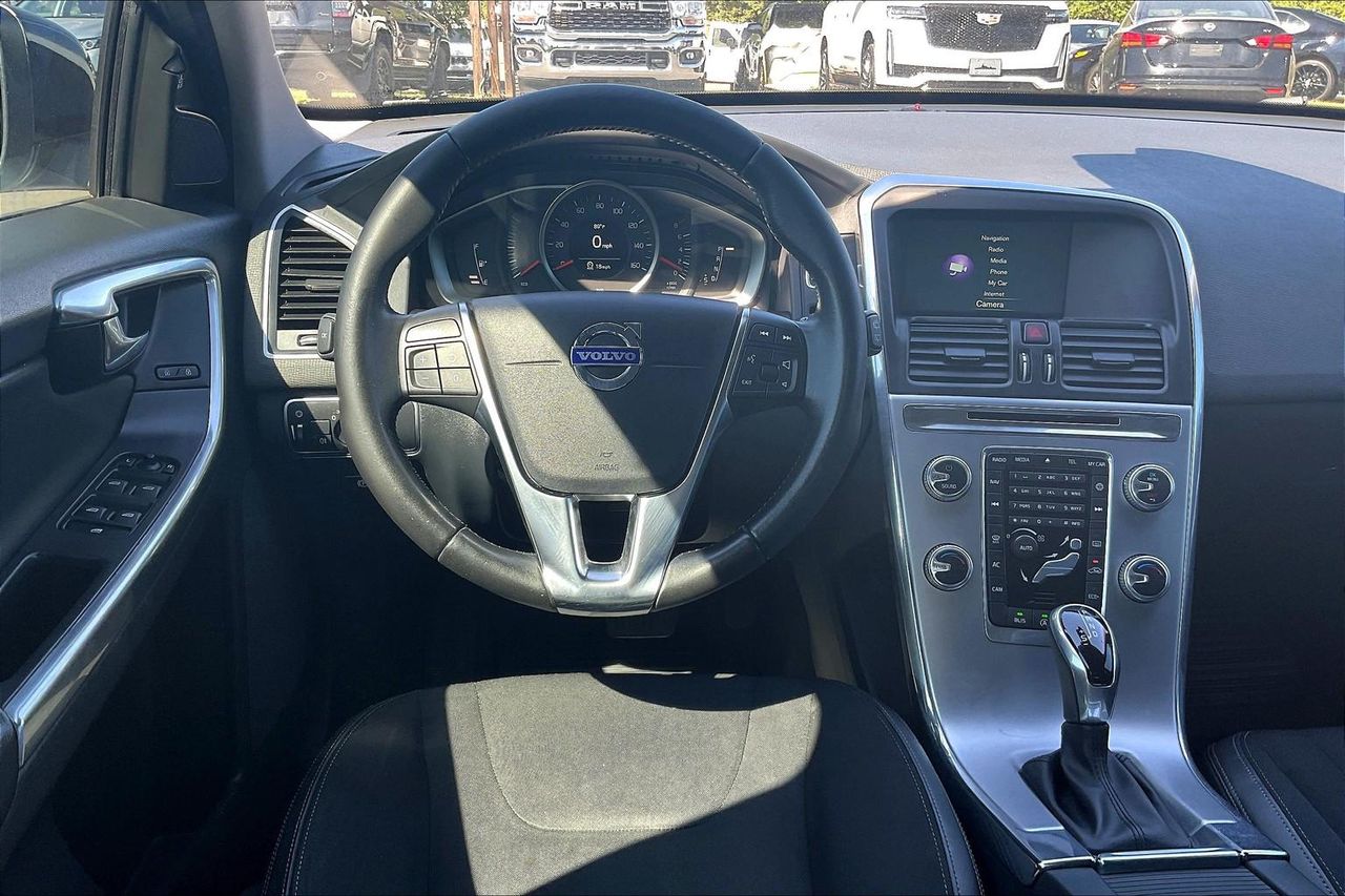 2017 Volvo XC60 T5 photo 6