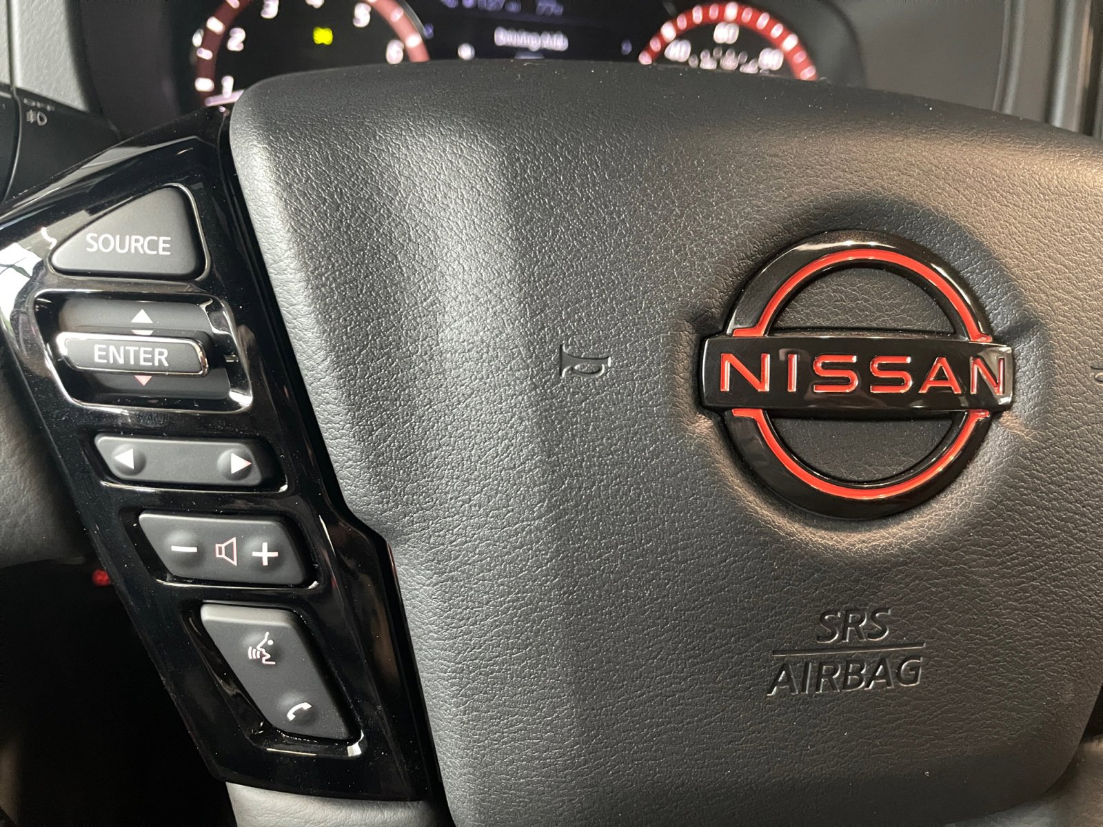 2025 Nissan Frontier PRO-X photo 8