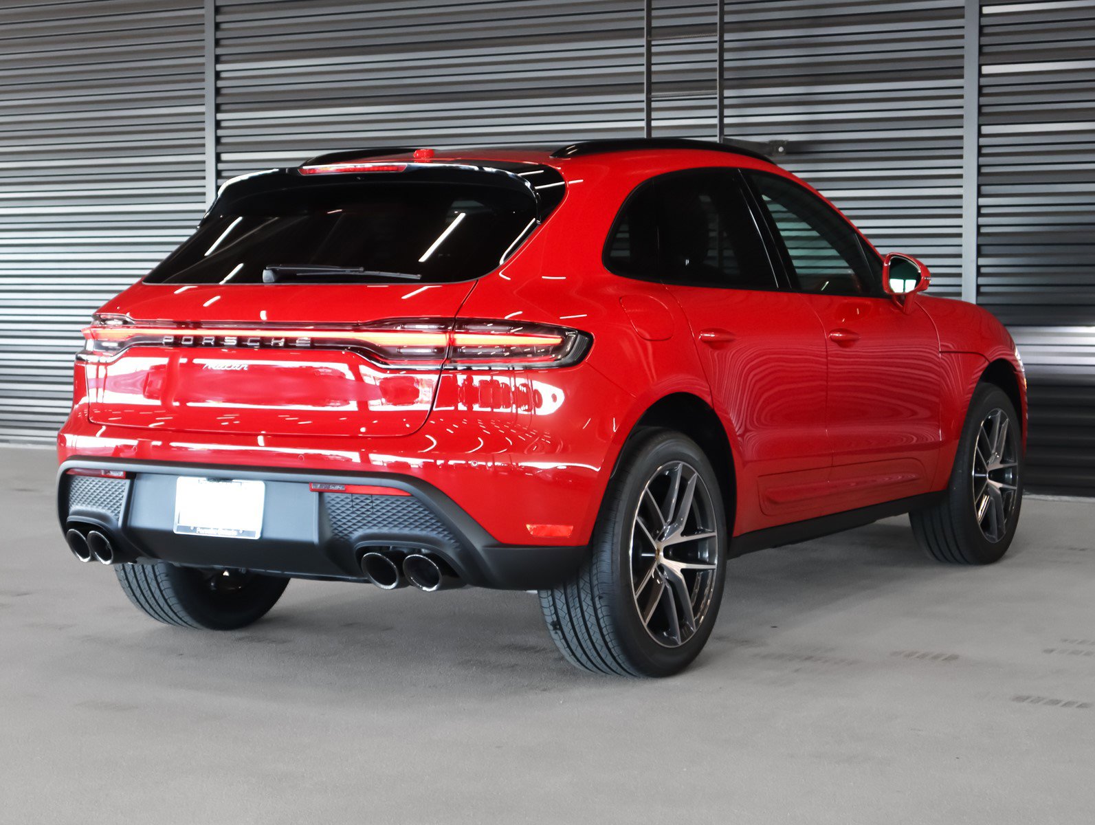 2025 Porsche Macan T photo 11