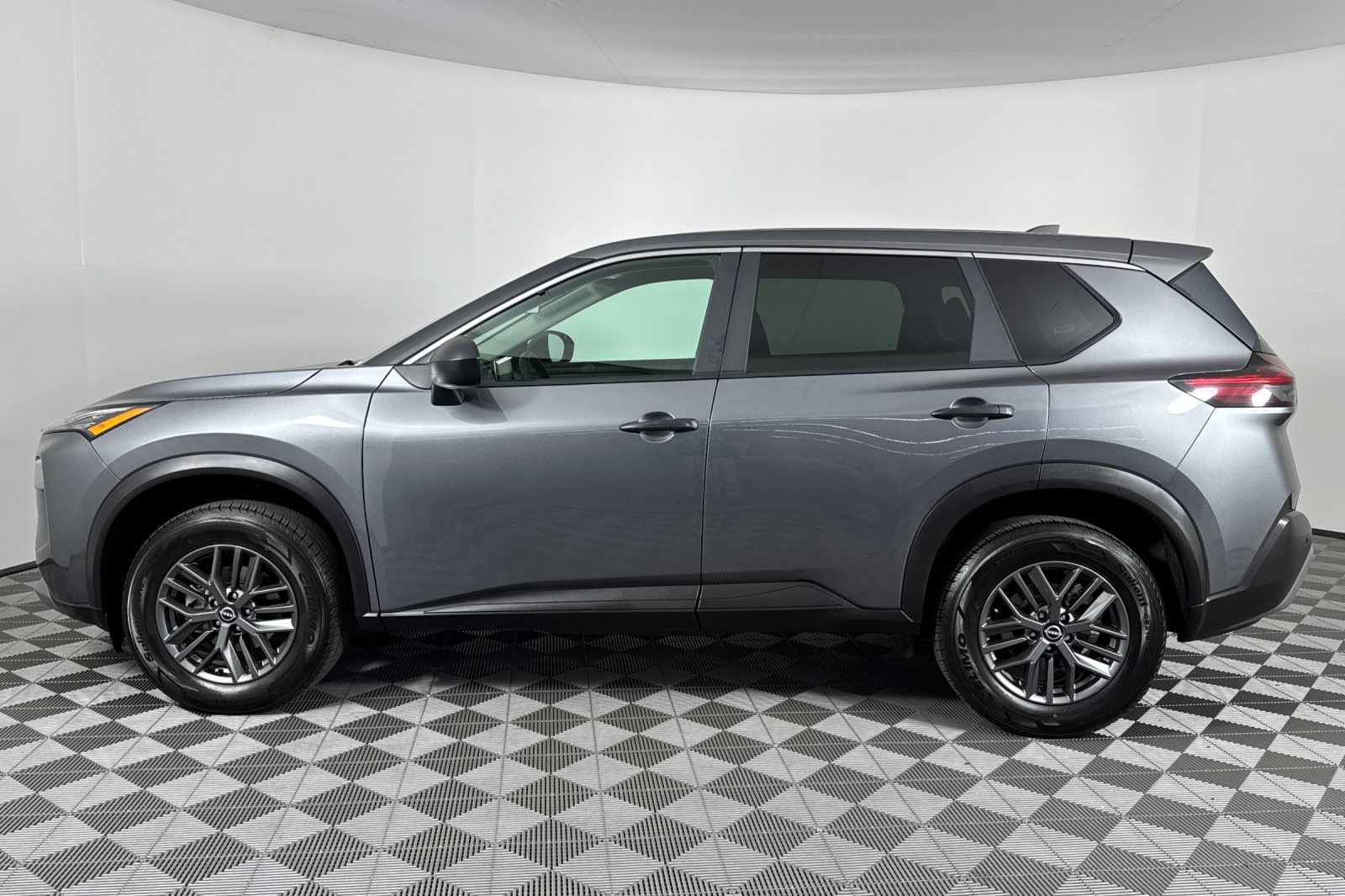 2023 Nissan Rogue S photo 7