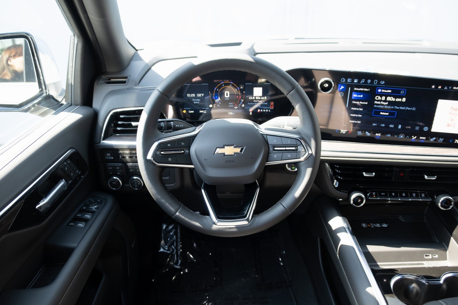 2025 Chevrolet Tahoe Premier photo 2