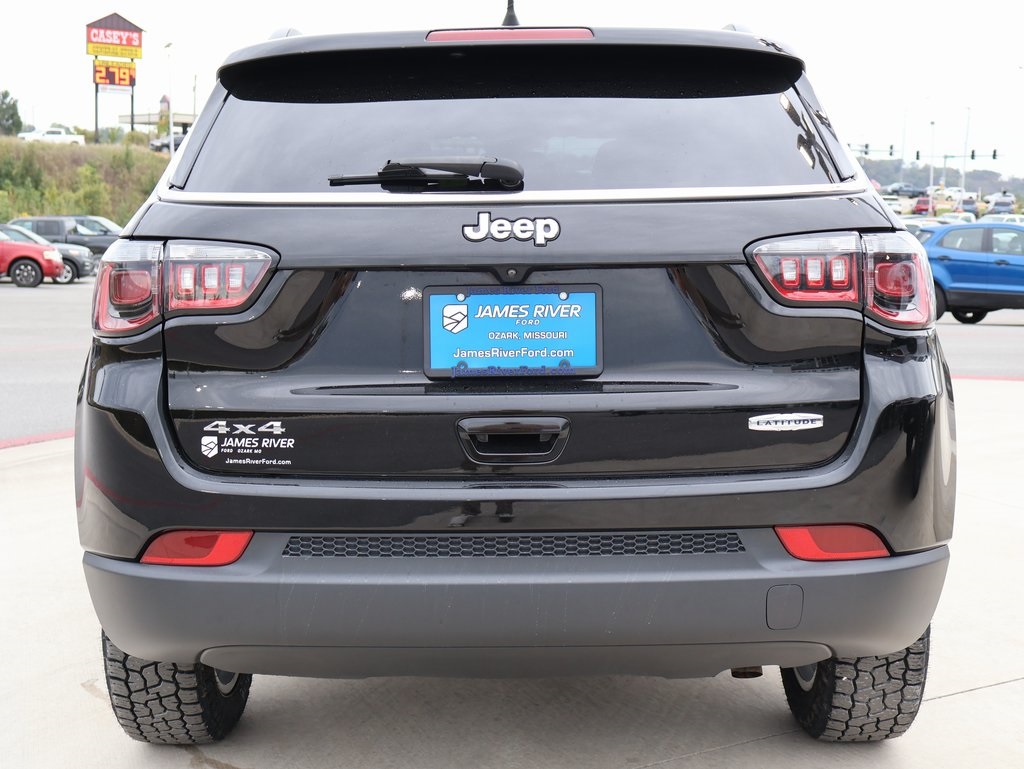 2022 Jeep Compass Latitude photo 4