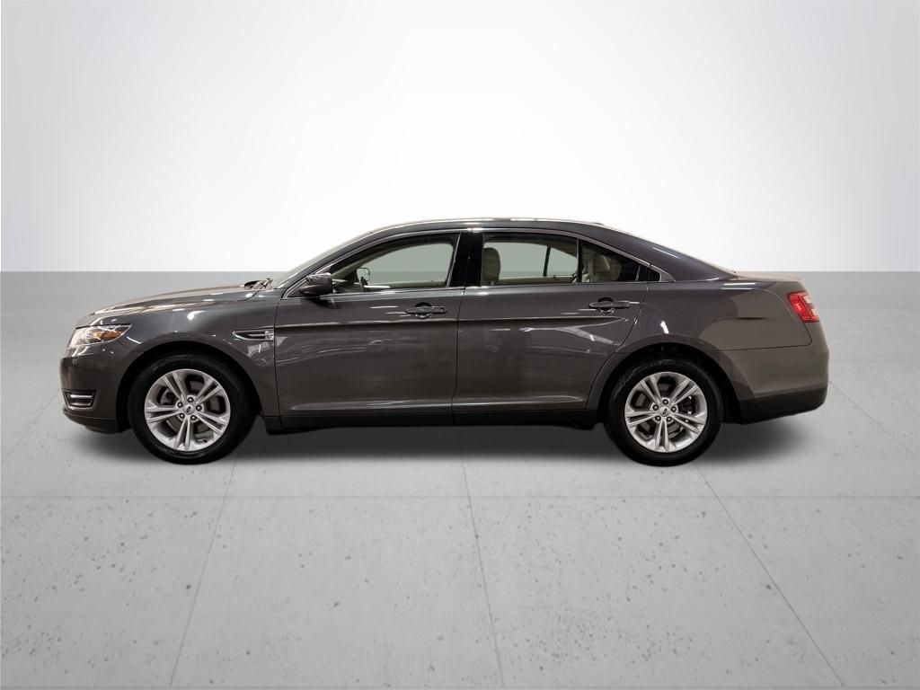 2019 Ford Taurus SEL photo 13