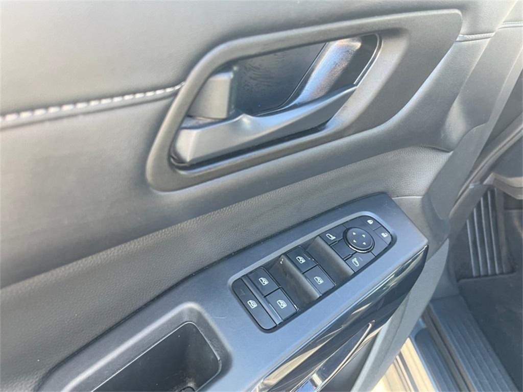 2024 Nissan Pathfinder SV photo 10