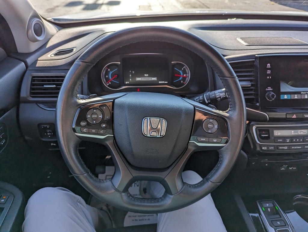 2022 Honda Pilot Touring photo 18