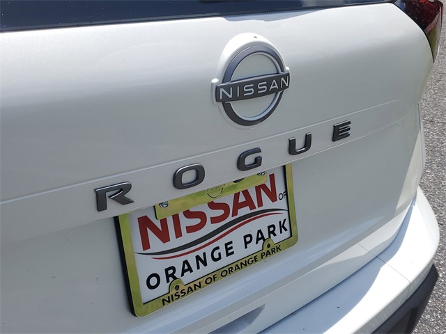 2026 Nissan Rogue SV photo 3