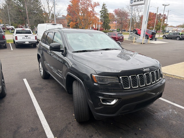 2021 Jeep Grand Cherokee Laredo X photo 3