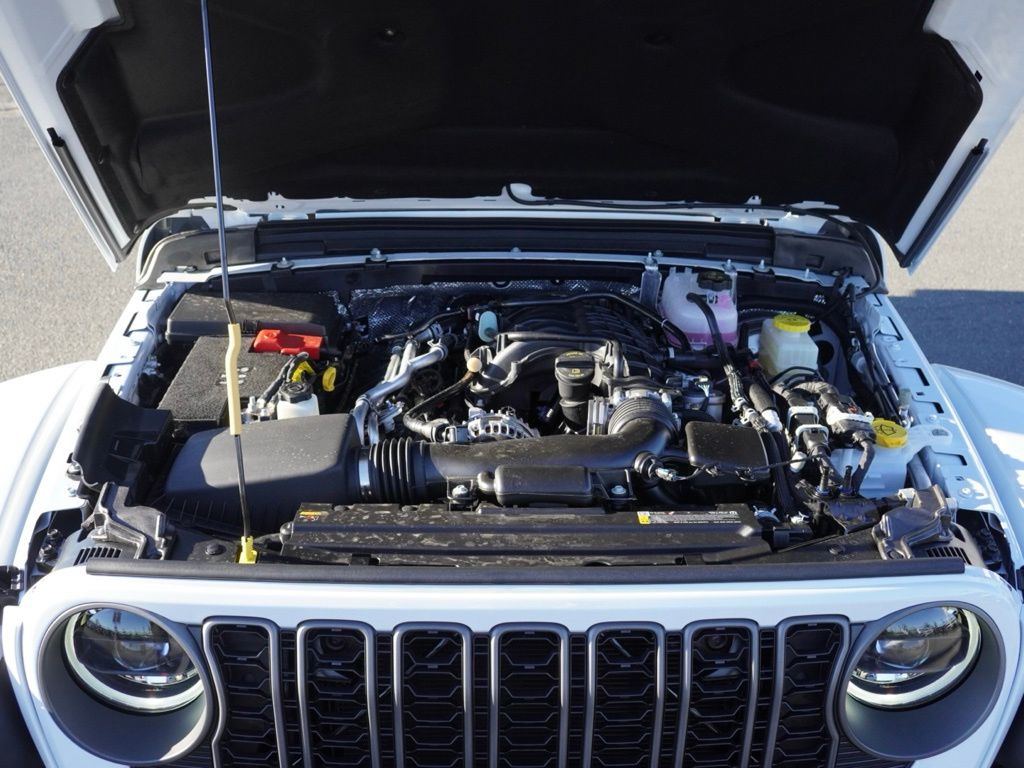 New 2026 Bright White Clear-Coat Exterior Paint Jeep Rubicon image 26