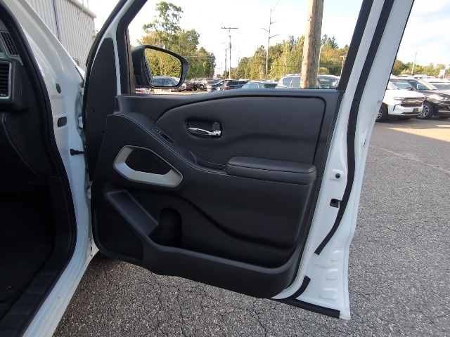 2023 Nissan Frontier SV photo 37
