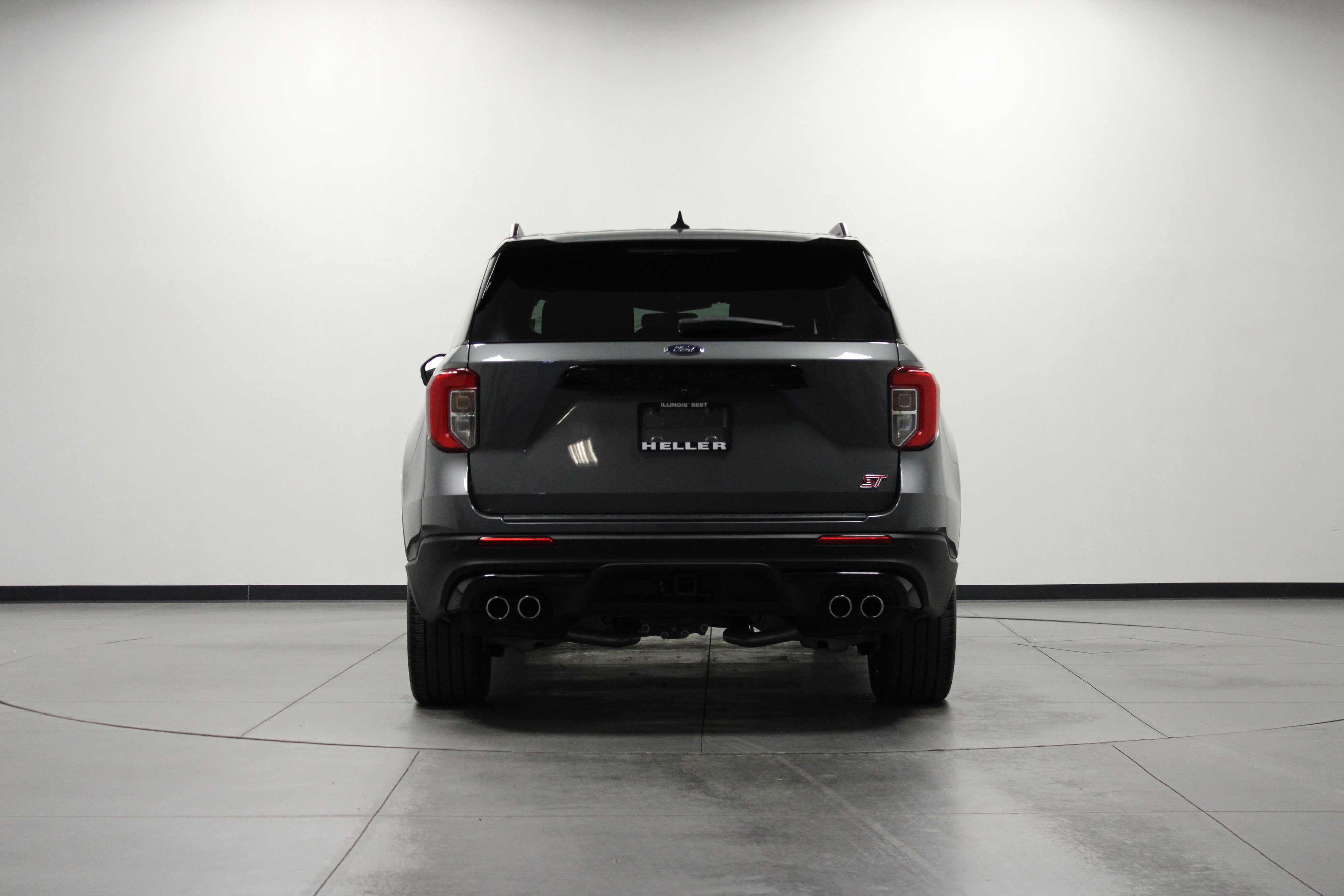 2023 Ford Explorer ST photo 4