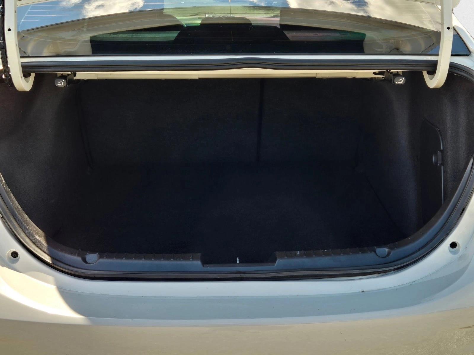 2015 Mazda Mazda3 Touring photo 6