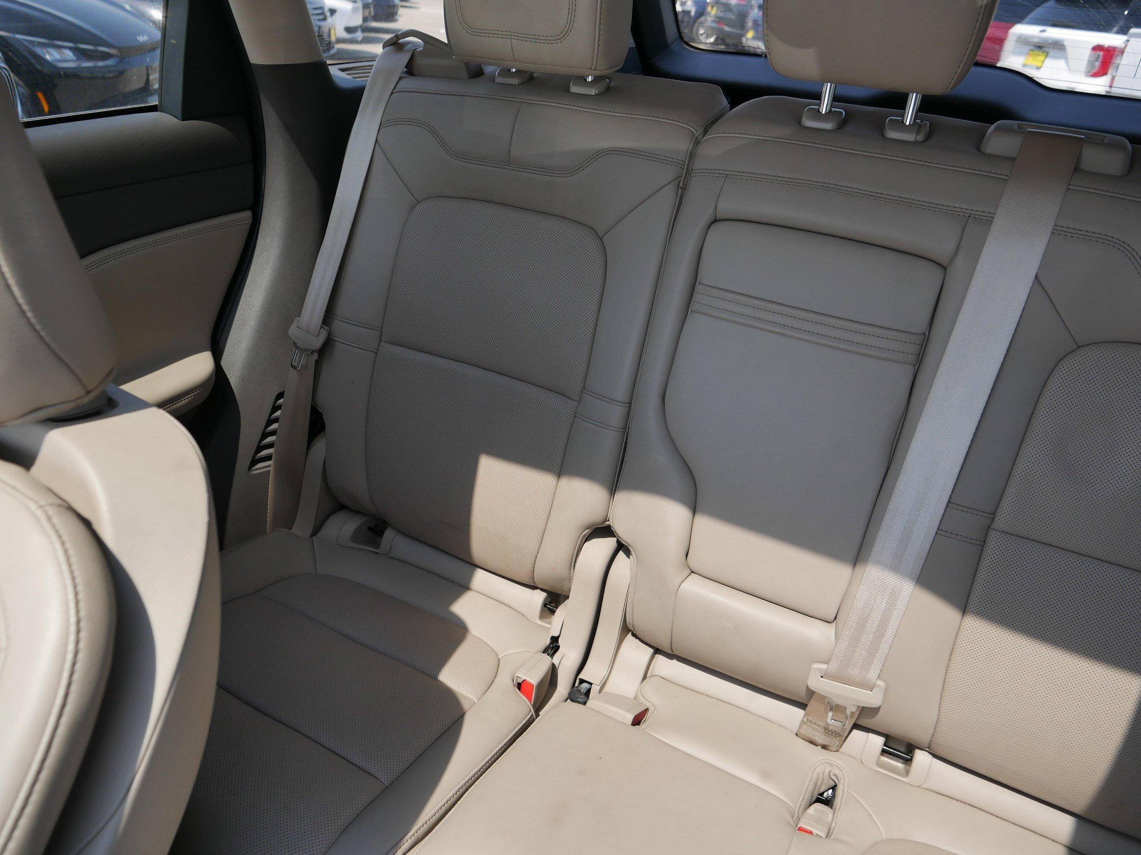 2022 Lincoln Corsair Standard photo 12