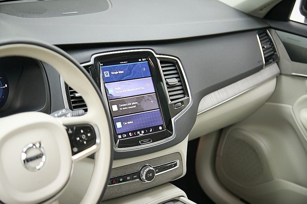 2023 VOLVO XC90 - Image 13