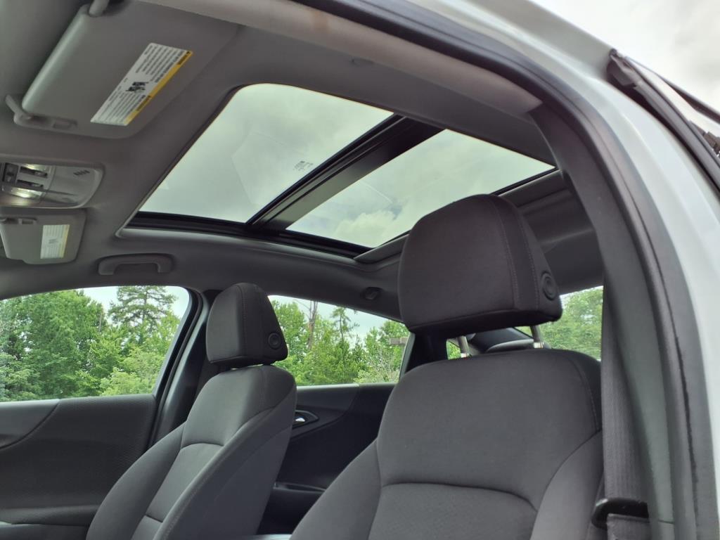 2024 Chevrolet Malibu 1LT photo 3
