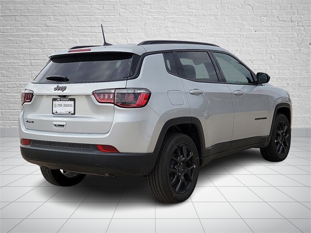 2026 Jeep Compass Latitude photo 3