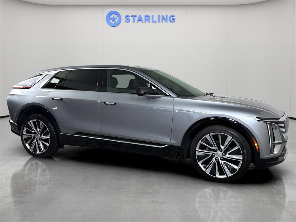 2024 Cadillac Lyriq Luxury photo 12