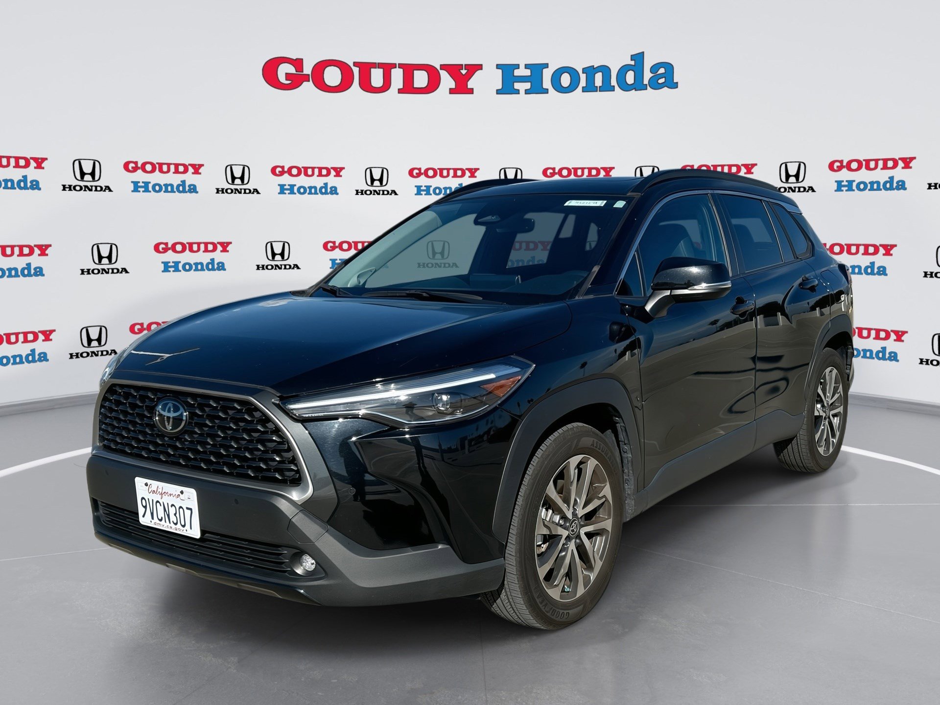 2023 Toyota Corolla Cross XLE's photo