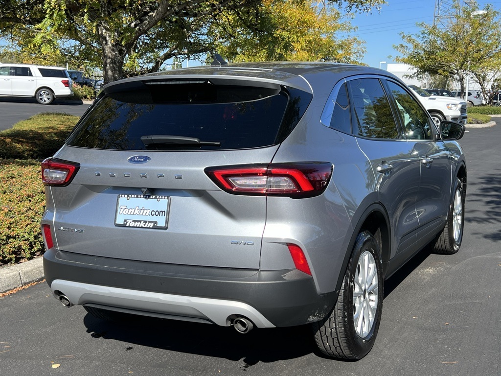 2024 Ford Escape Active photo 2