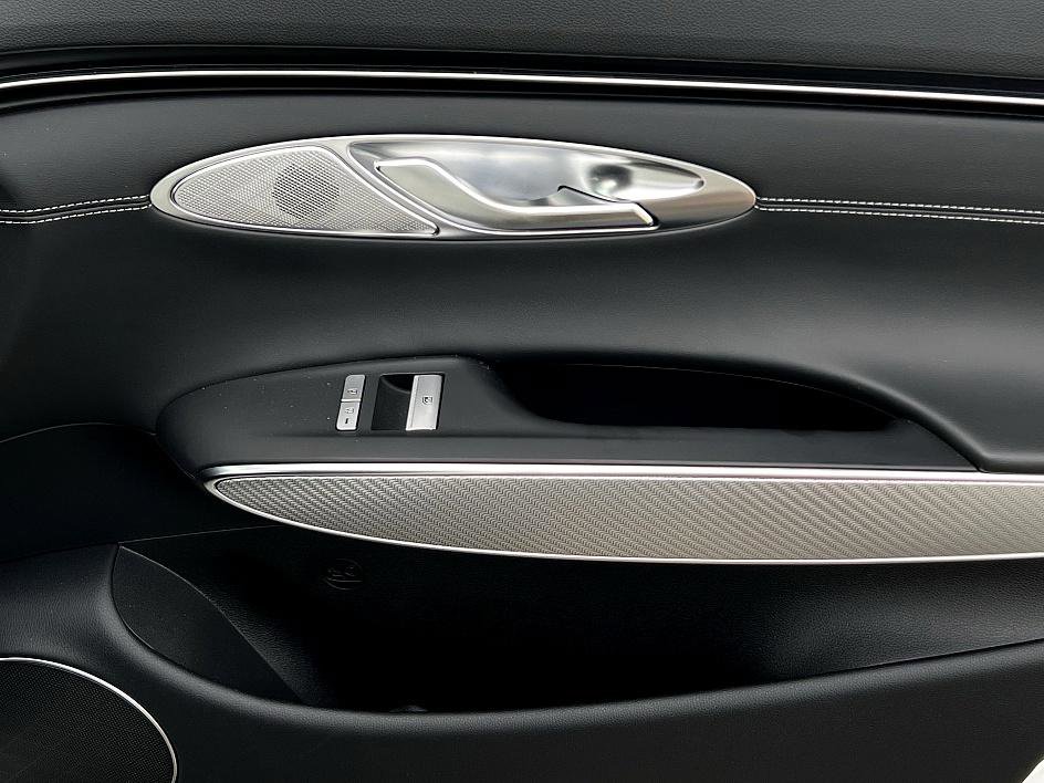 2025 Genesis GV70 3.5T Sport photo 25