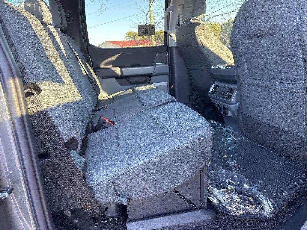 2025 Ford F-150 XLT photo 11