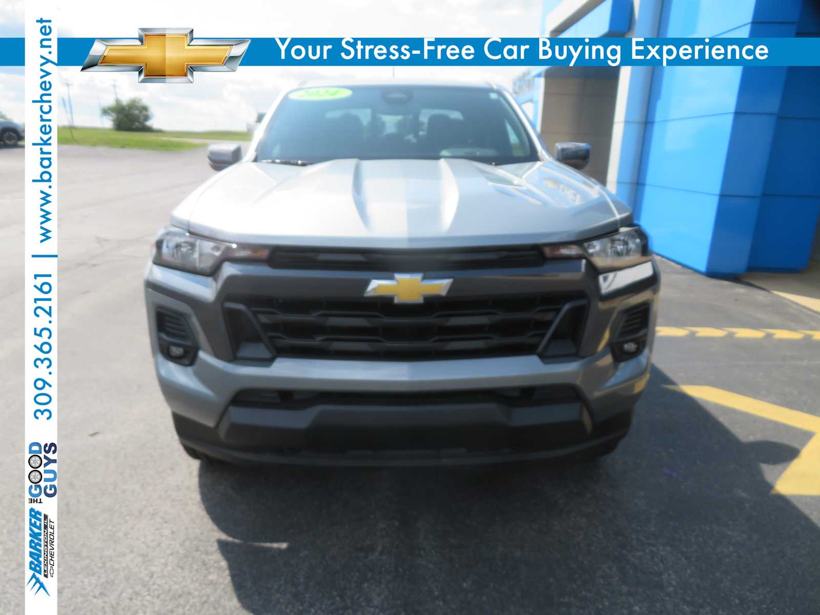2024 Chevrolet Colorado LT photo 2