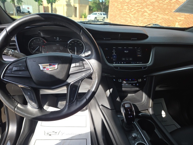 2023 Cadillac XT5 Luxury photo 8