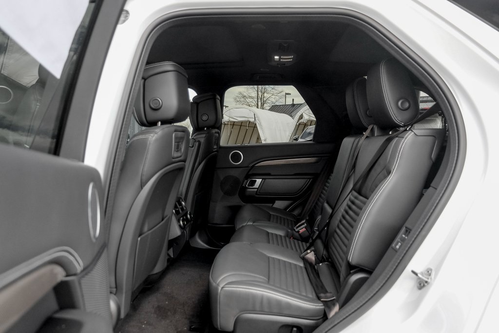 2025 Land Rover Discovery Metropolitan Edition photo 15