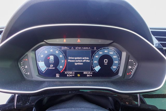 2023 Audi Q3 S line Premium photo 9