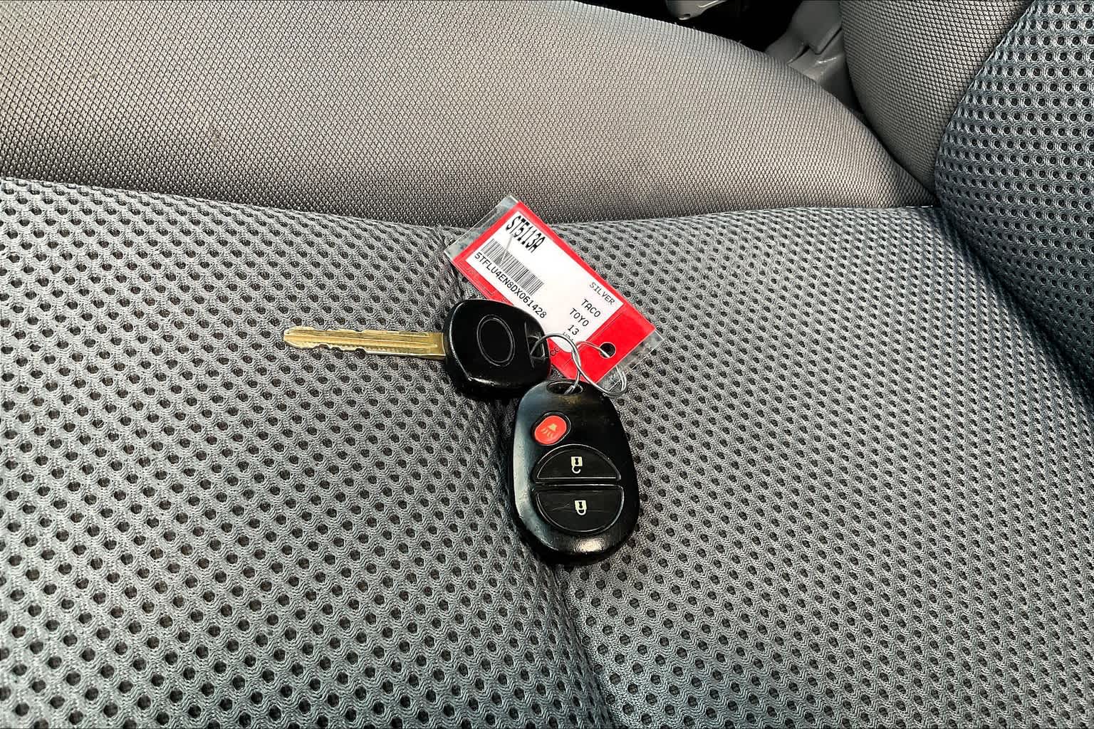 2013 Toyota Tacoma photo 25