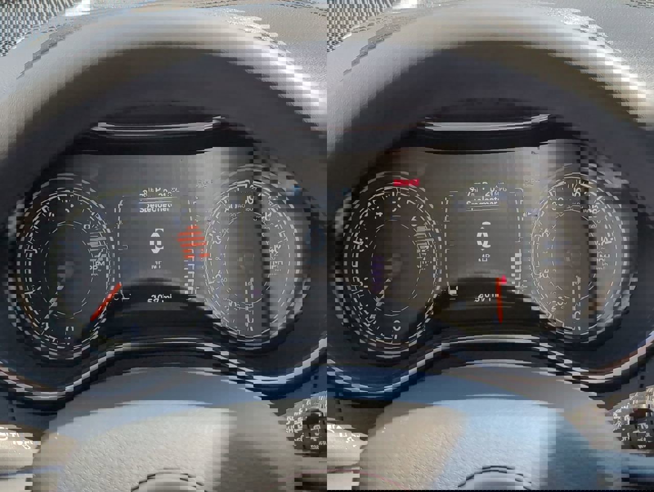 2021 Jeep Cherokee Altitude photo 18