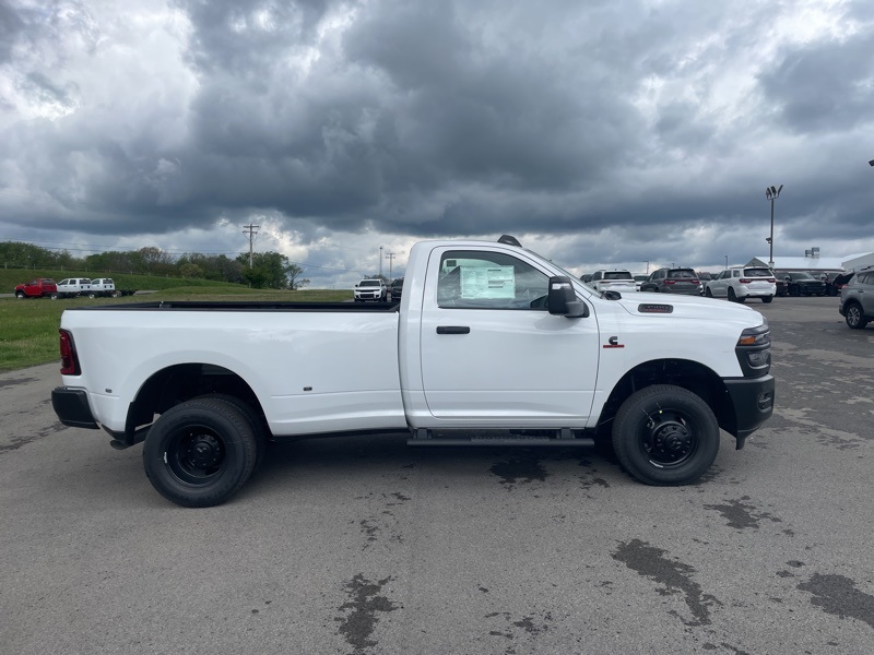 2025 Ram 3500 Tradesman photo 2