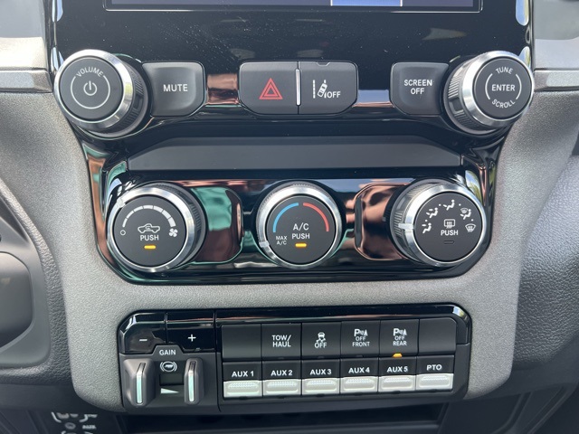 2025 Ram 5500 photo 13