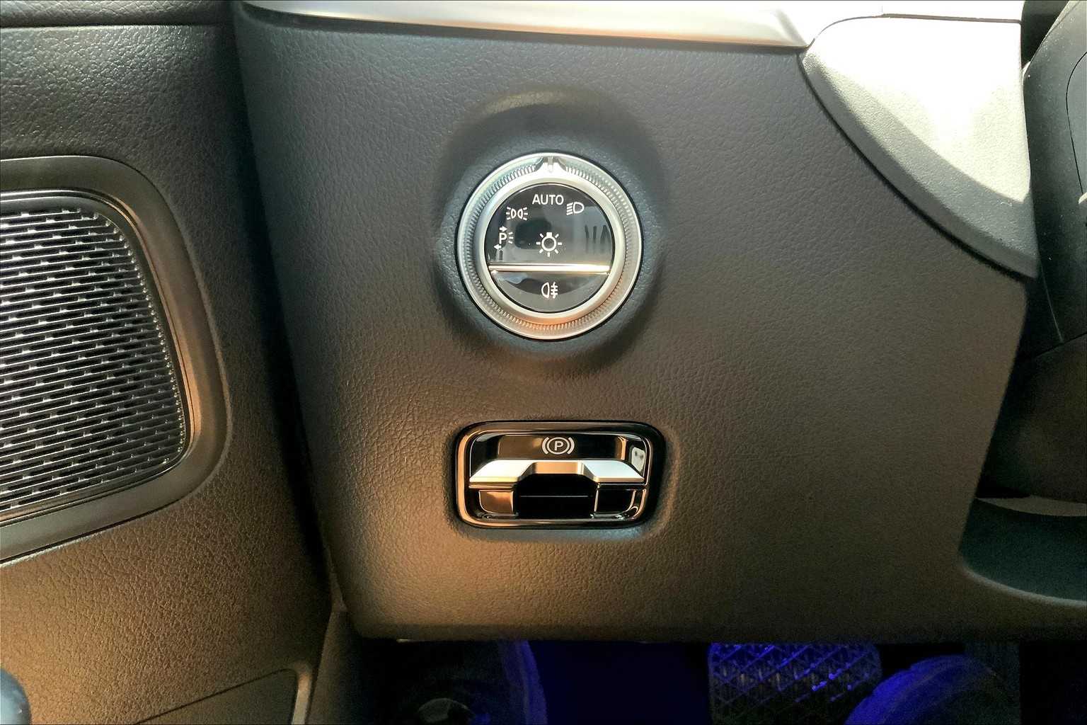 2025 Mercedes Benz C 300 photo 11