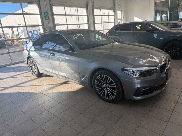 2018 BMW 5 Series 530i's photo