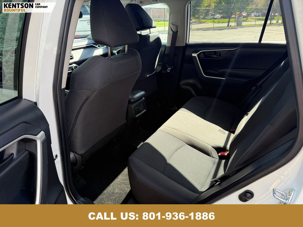 2024 Toyota RAV4 LE photo 26