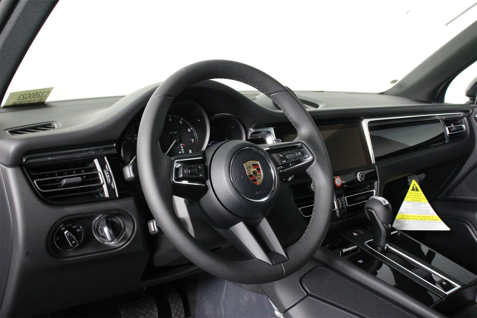 2026 Porsche Macan T photo 3