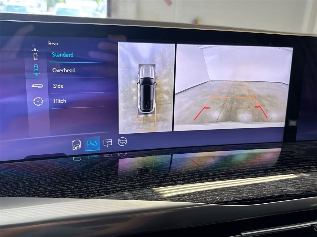 2025 Cadillac Escalade IQ Luxury photo 15