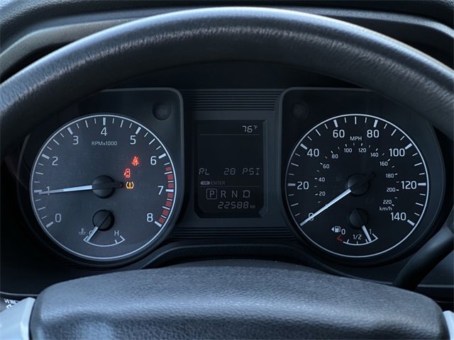 2017 Nissan Titan S photo 13