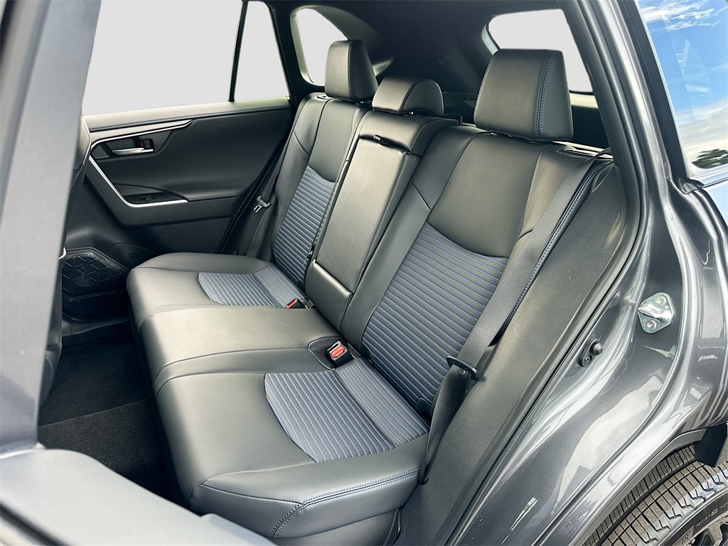 2025 Toyota RAV4 Hybrid XSE photo 19