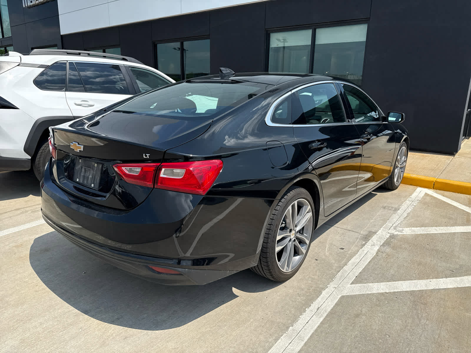 2023 Chevrolet Malibu 1LT photo 4