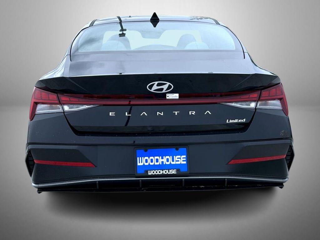 2025 Hyundai Elantra Limited photo 6